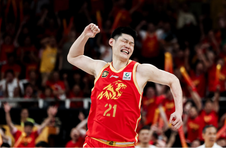 半岛体育APP-联赛第一！广厦大胜送四川15连败 孙铭徽14+8胡金秋7中6