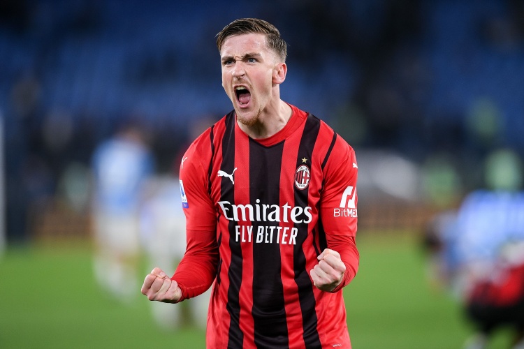 半岛体育-隆戈：萨勒马科尔斯恢复合练，帕夫洛维奇的情况也有所好转